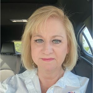 Meet your Posher, Crystal